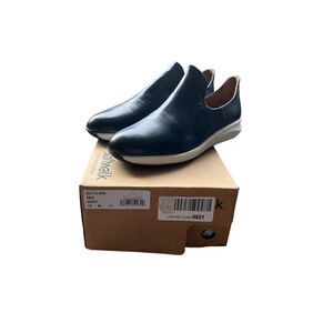 Softwalk Isa Navy Leather Slip On Sneakers‎